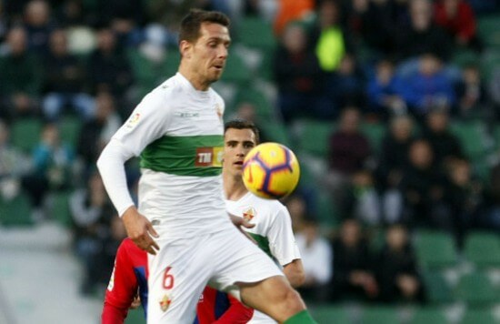 Manu Sánchez durante un partido entre Elche y Extremadura / LFP